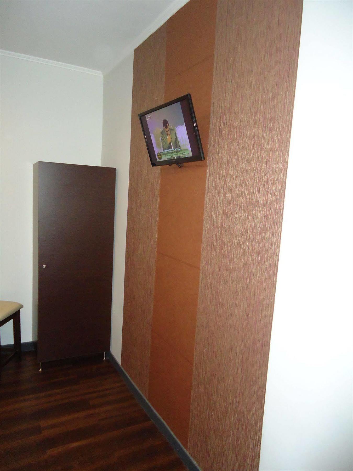 Cosmopolit Hotel Атина Екстериор снимка
