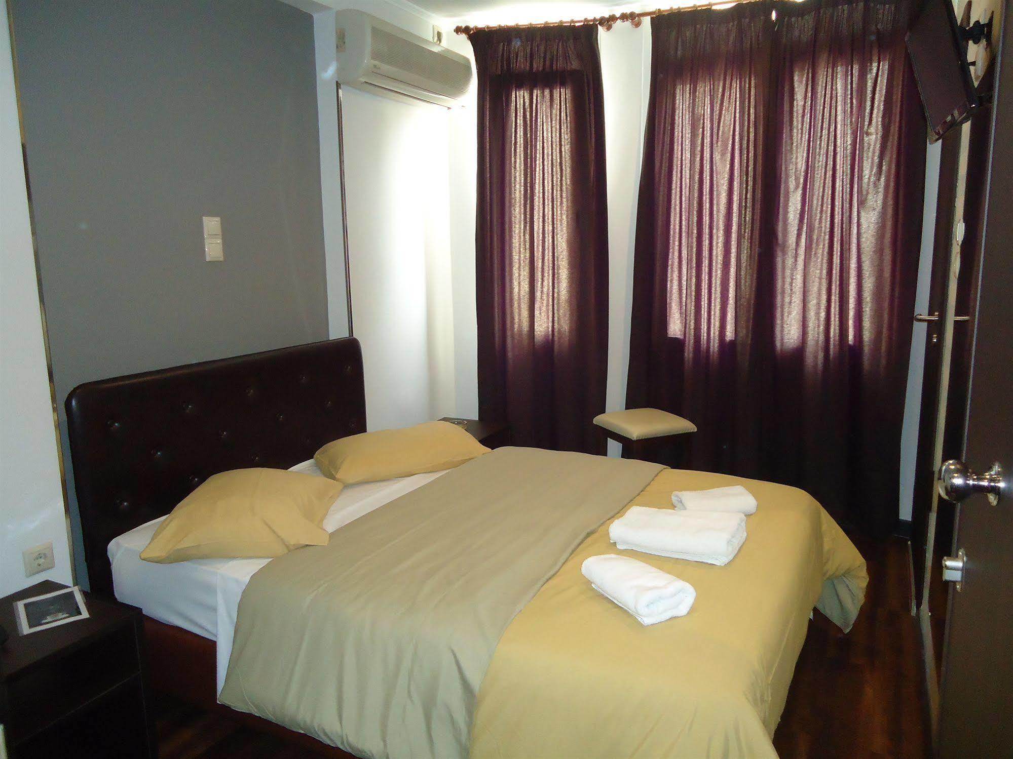 Cosmopolit Hotel Атина Екстериор снимка