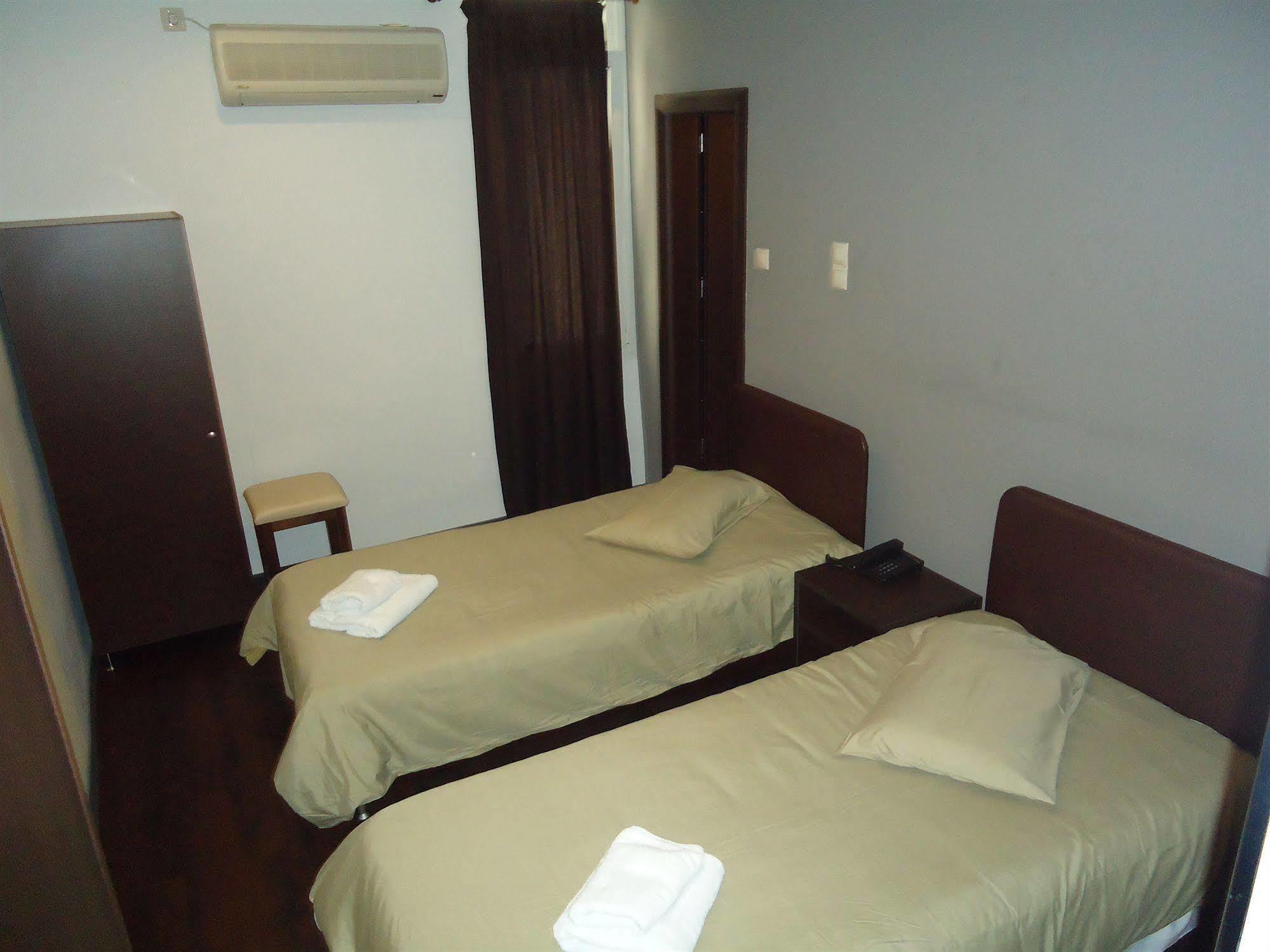 Cosmopolit Hotel Атина Екстериор снимка