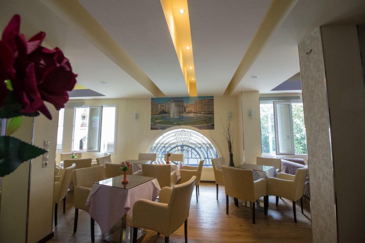 Cosmopolit Hotel Атина Екстериор снимка
